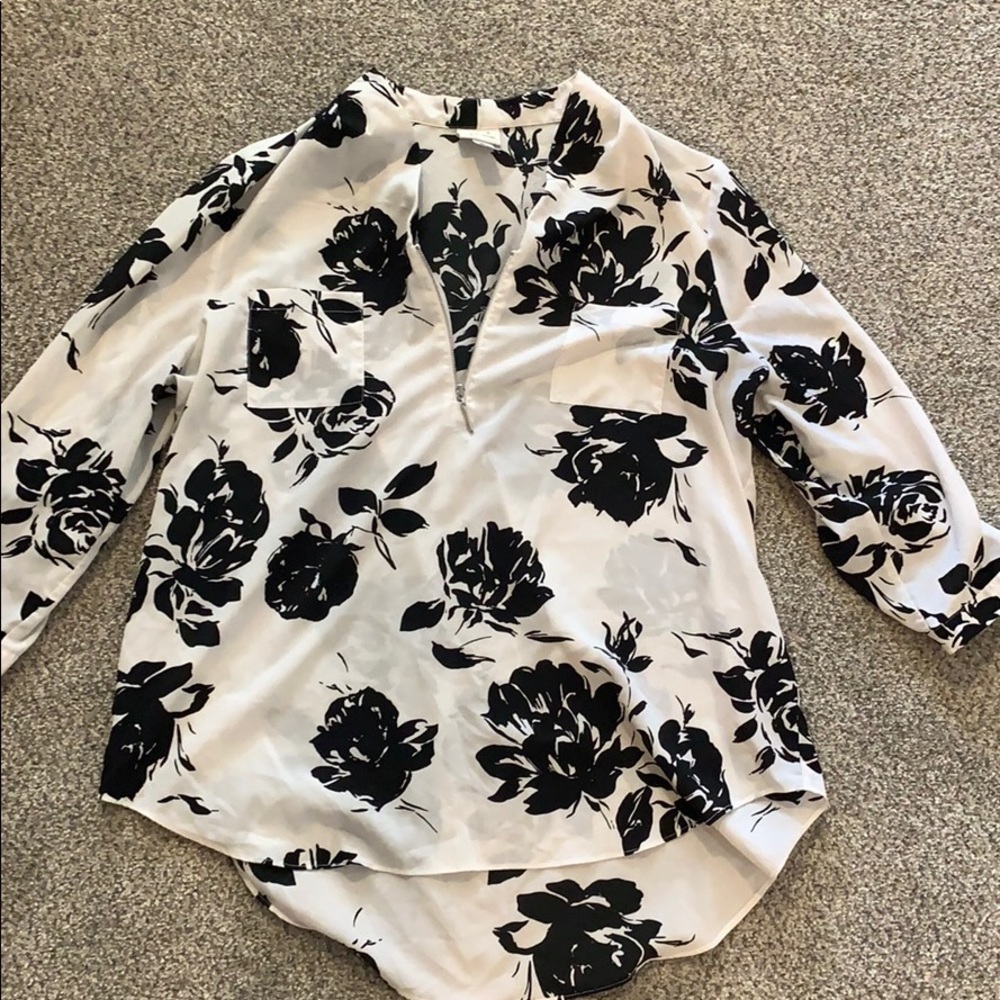 Jacklyn Smiths Black and White Blouse size Xl